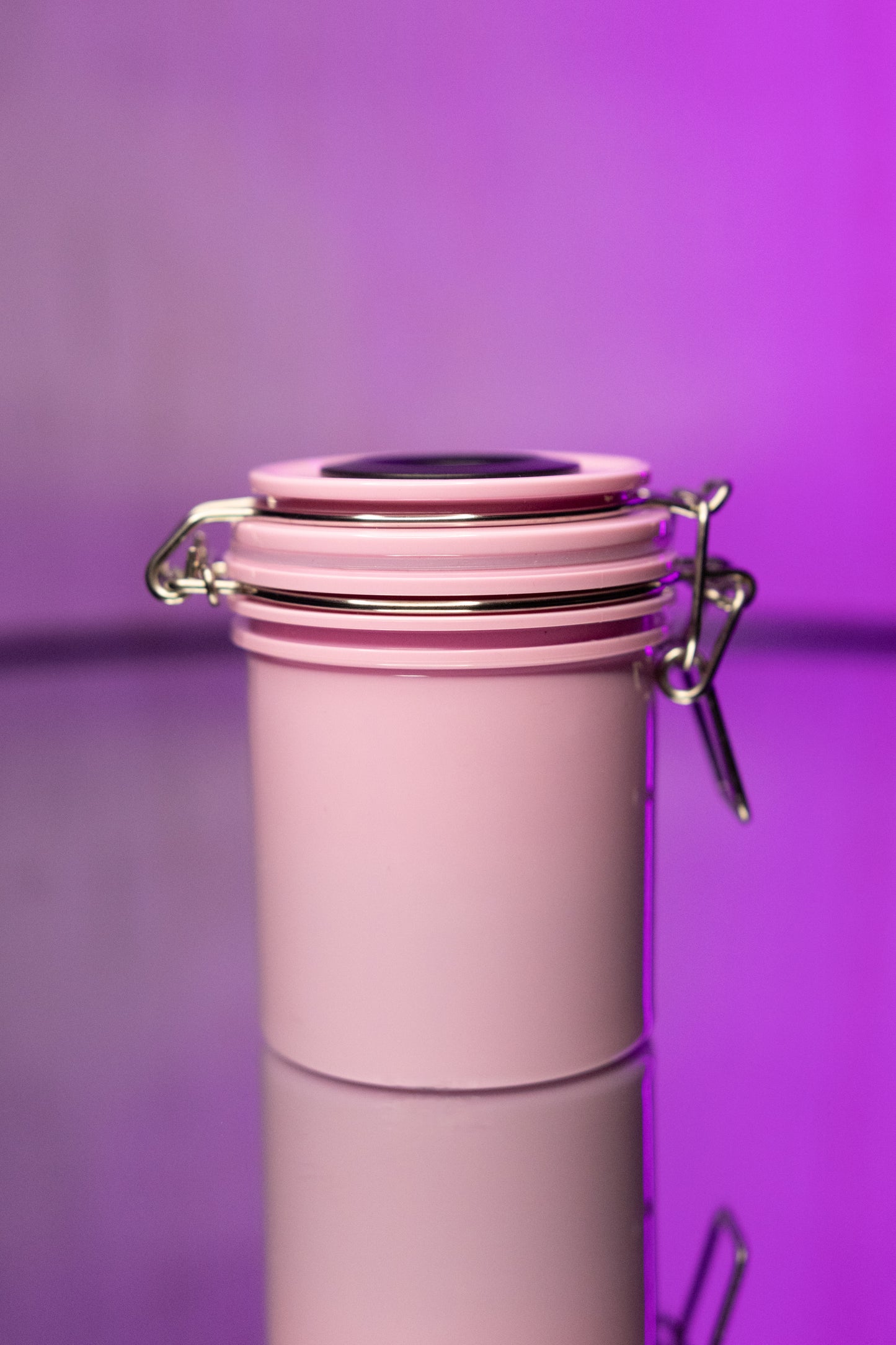 Glue Container with Hygrometer